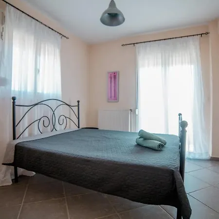 New Pyrgion With Fabulous View Apartment